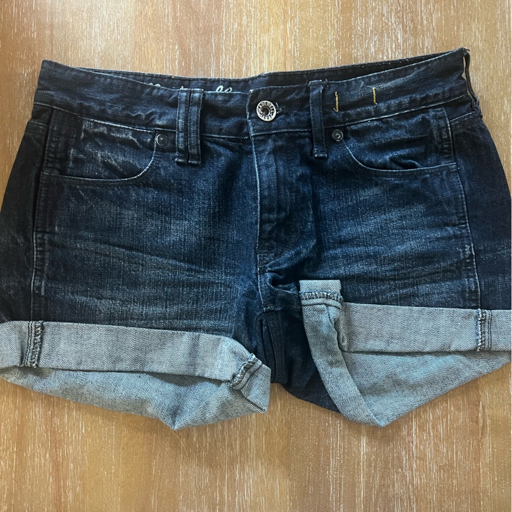 Madewell cuffed Jean shorts , 24
